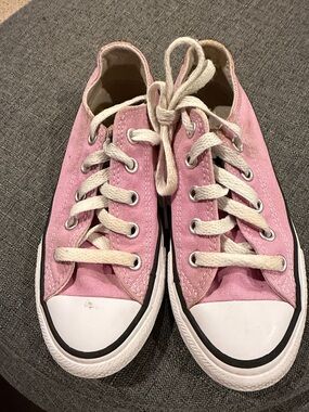 Kid’s Pink Low-Top Converse Sneakers All-stars US size 12 canvas girls boys GUC